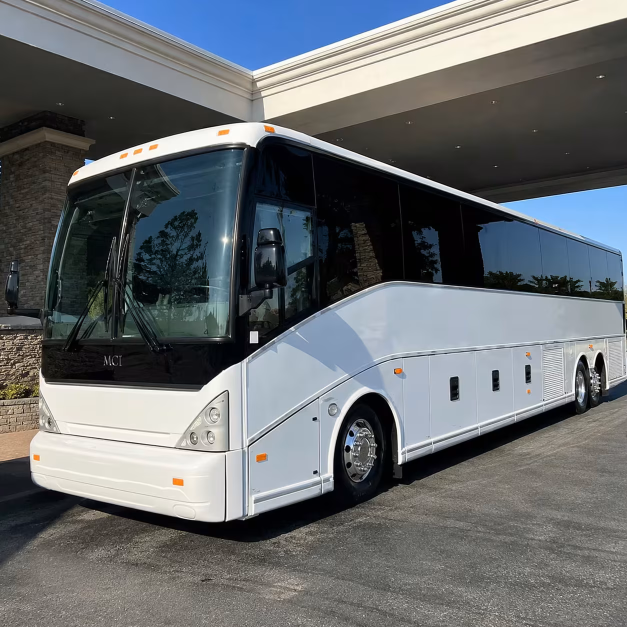 plantation employee shuttle buses to fll airport